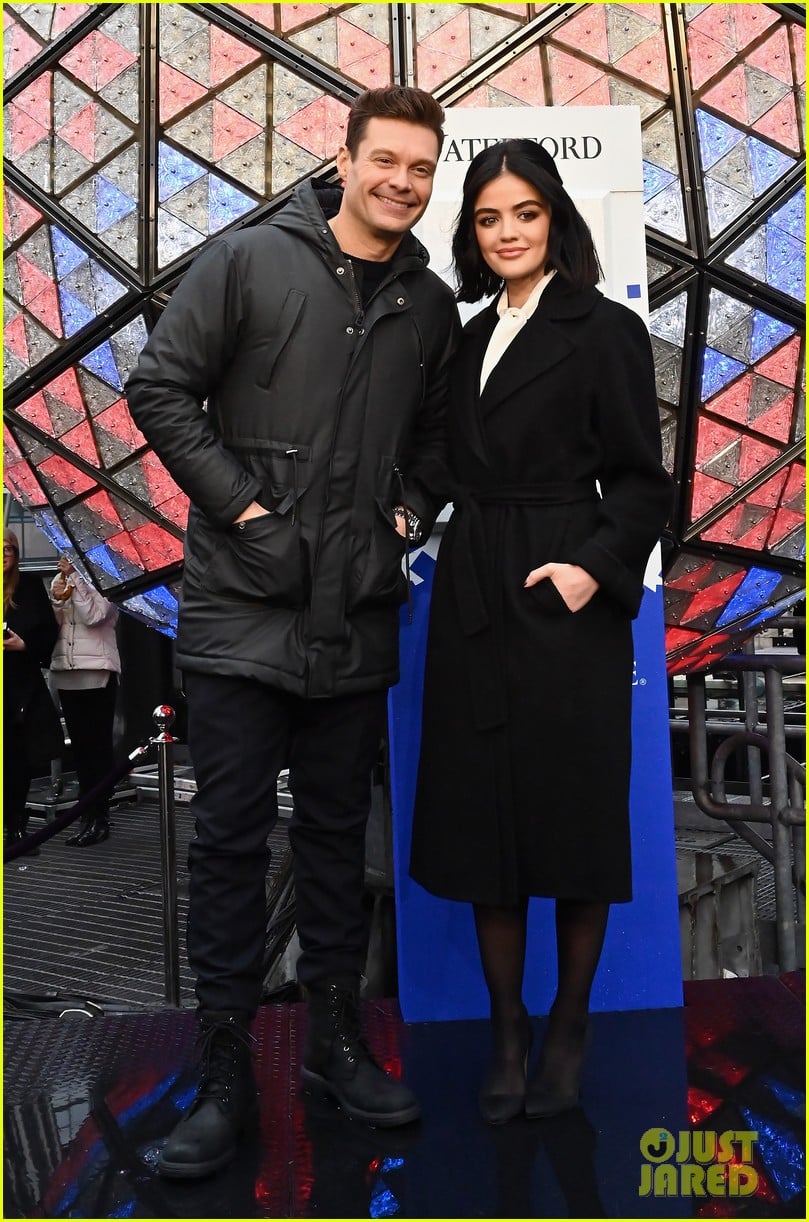 lucy hale nye rehearsals ryan seacrest 14