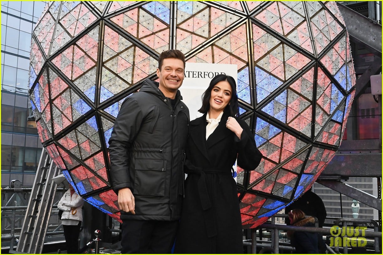 lucy hale nye rehearsals ryan seacrest 15