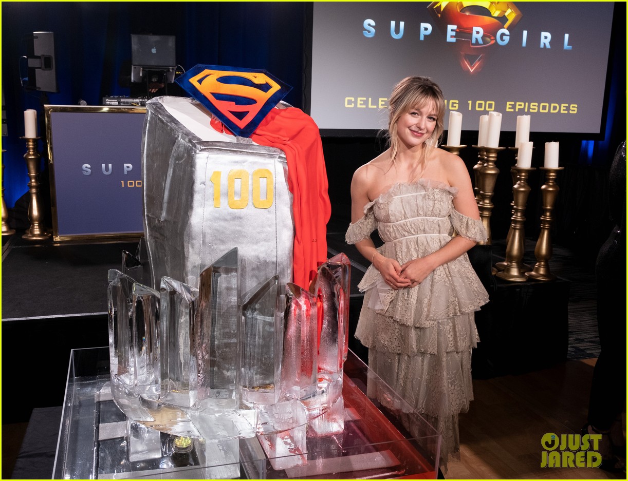 melissa benoist chris wood celebrate 100 episodes of supergirl 01