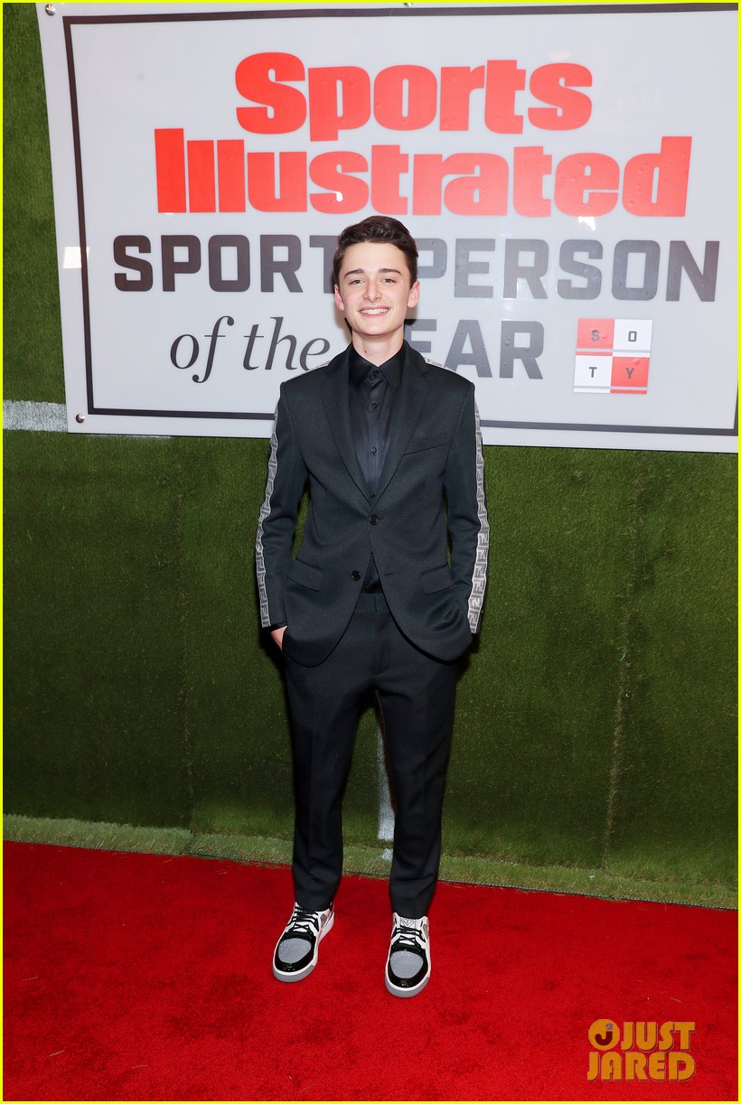 noah schnapp meets shaquille o neal at sportperson of the year 01