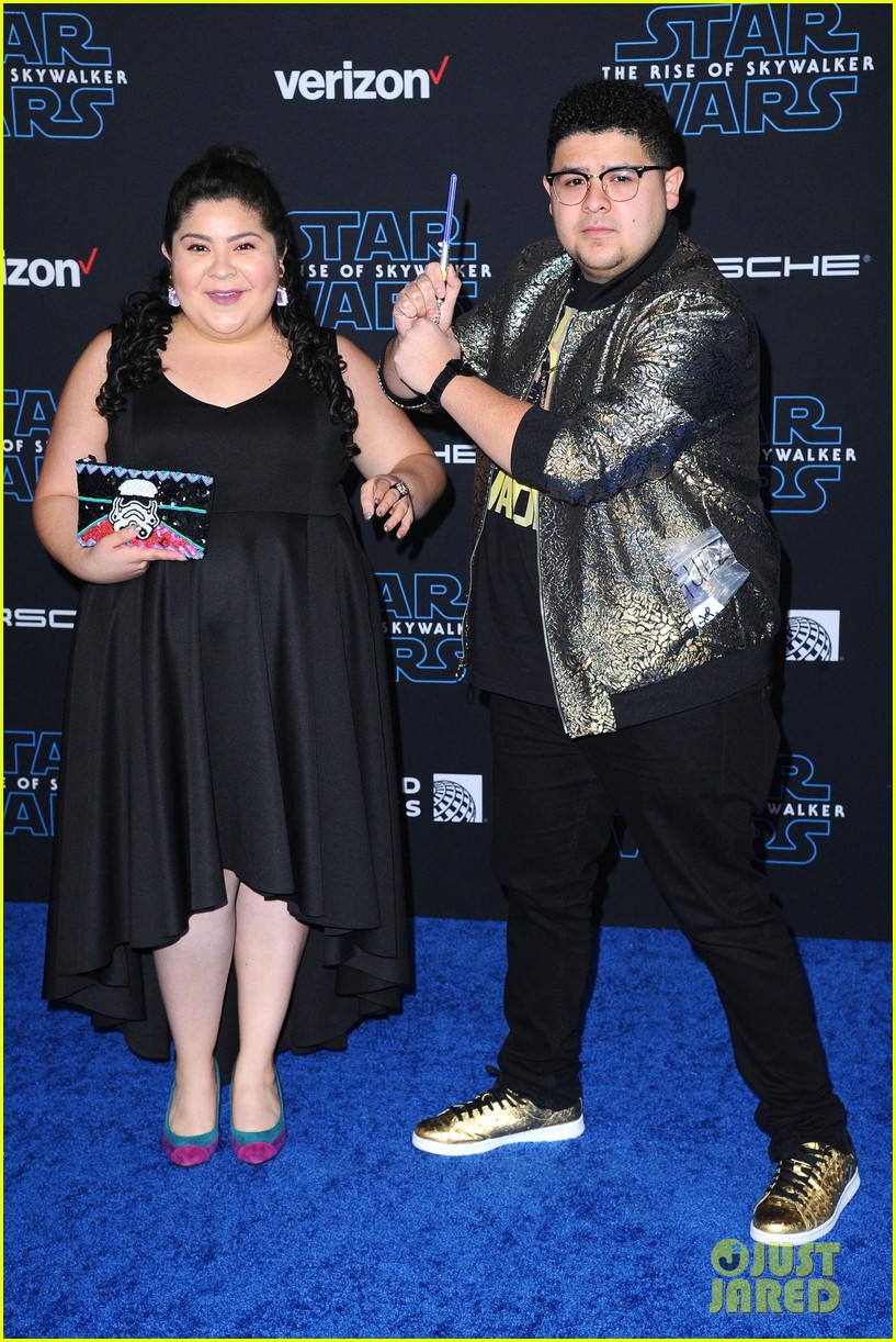 rico rodriguez brings mini lightsaber to star wars premiere 05