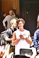 shawn mendes greets fans after cancelling brazil concert 03