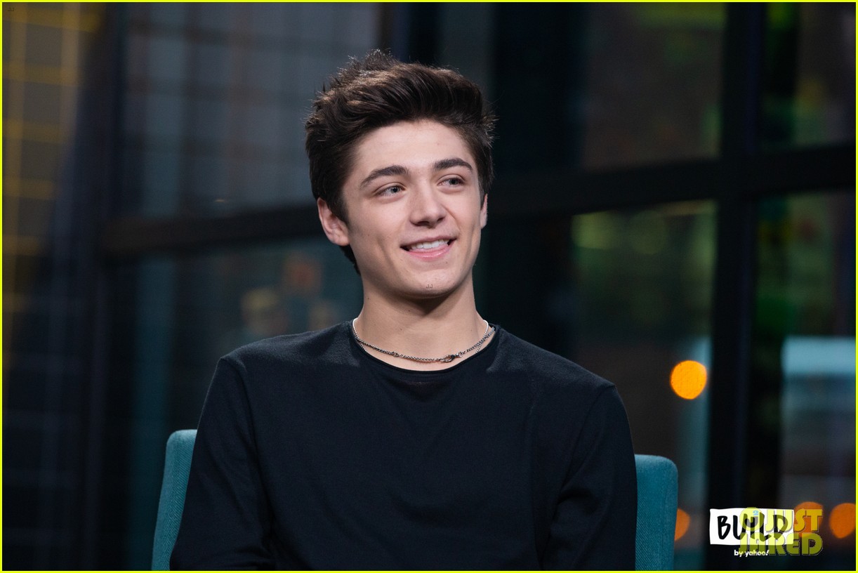 asher angel gushes about girlfriend annie leblanc while promoting new single chills 04