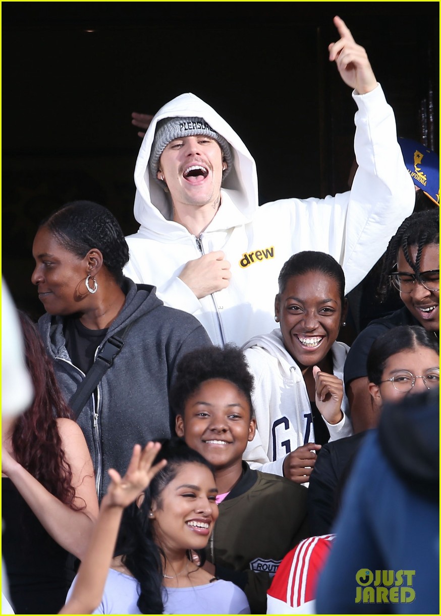 justin bieber films new music video at daycare in la 01