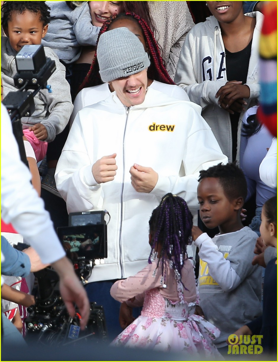 justin bieber films new music video at daycare in la 04