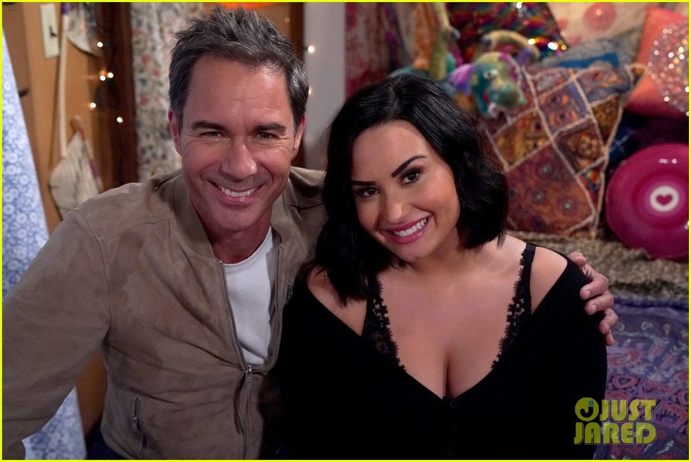 demi lovato makes will and grace debut 01