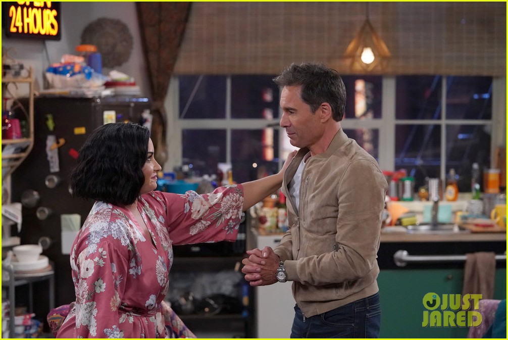 demi lovato makes will and grace debut 08