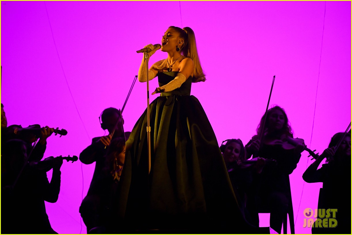 ariana grande goes sultry lingerie medley of her hits grammys 02
