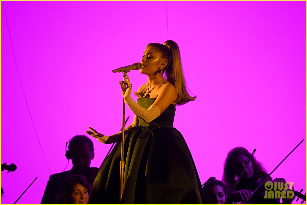 ariana grande goes sultry lingerie medley of her hits grammys 08