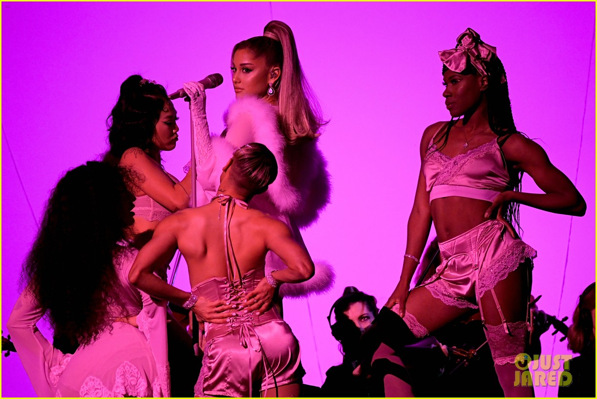 ariana grande goes sultry lingerie medley of her hits grammys 09