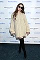 hailee steinfeld doesnt let sickness keep her from meeting fans 05