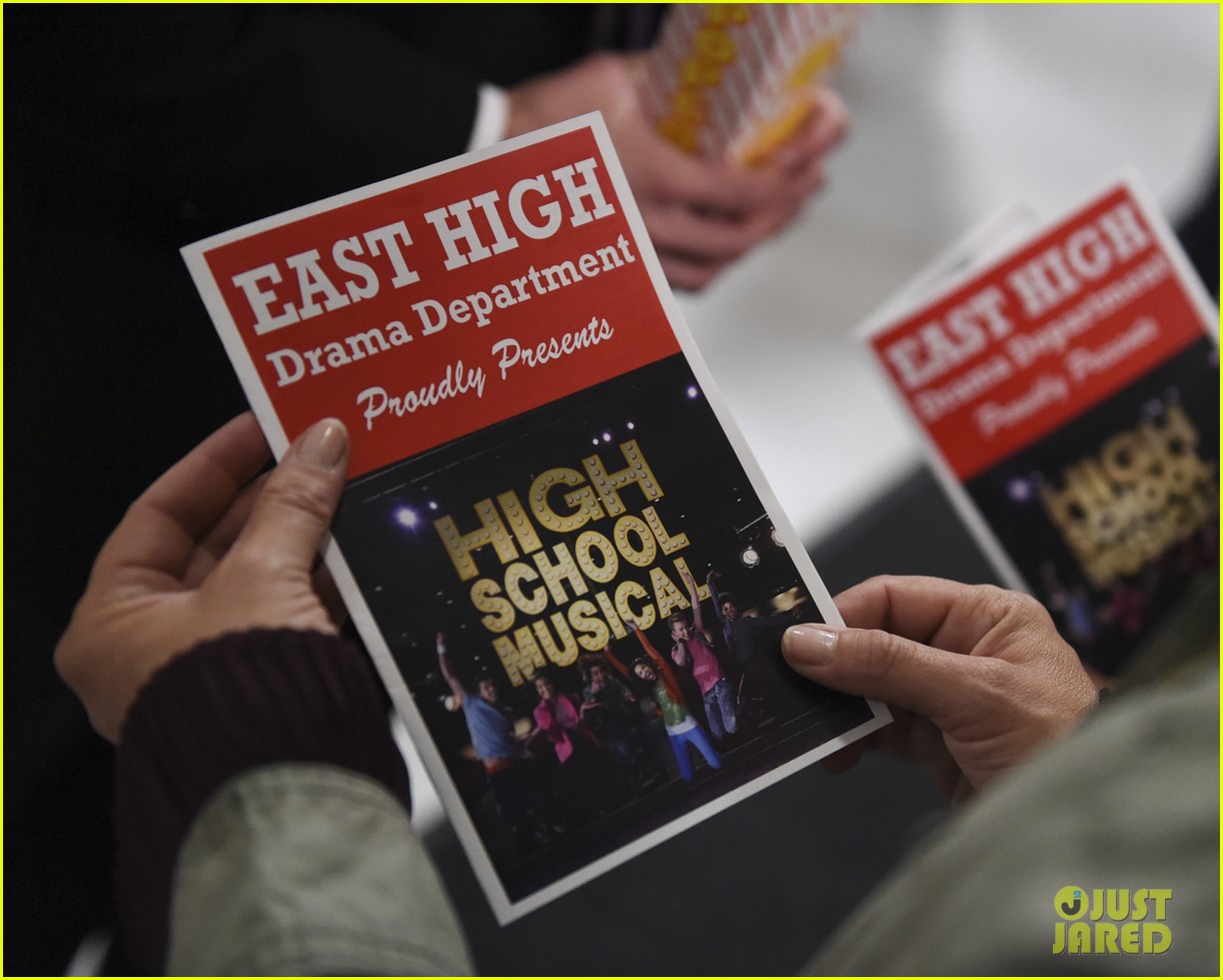 high school musical the series recreate scenes from original movie for opening night 03.