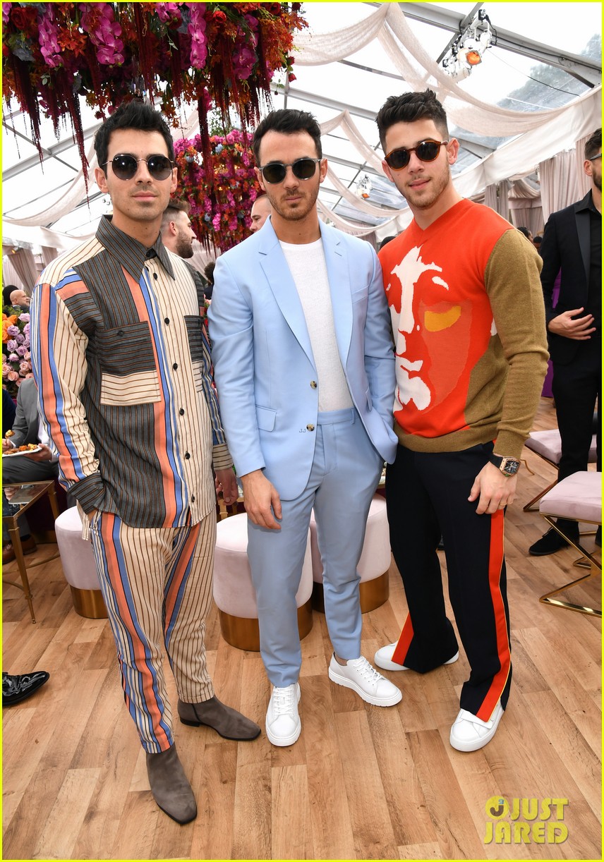 jonas brothers arrive in style roc nation grammys brunch 04