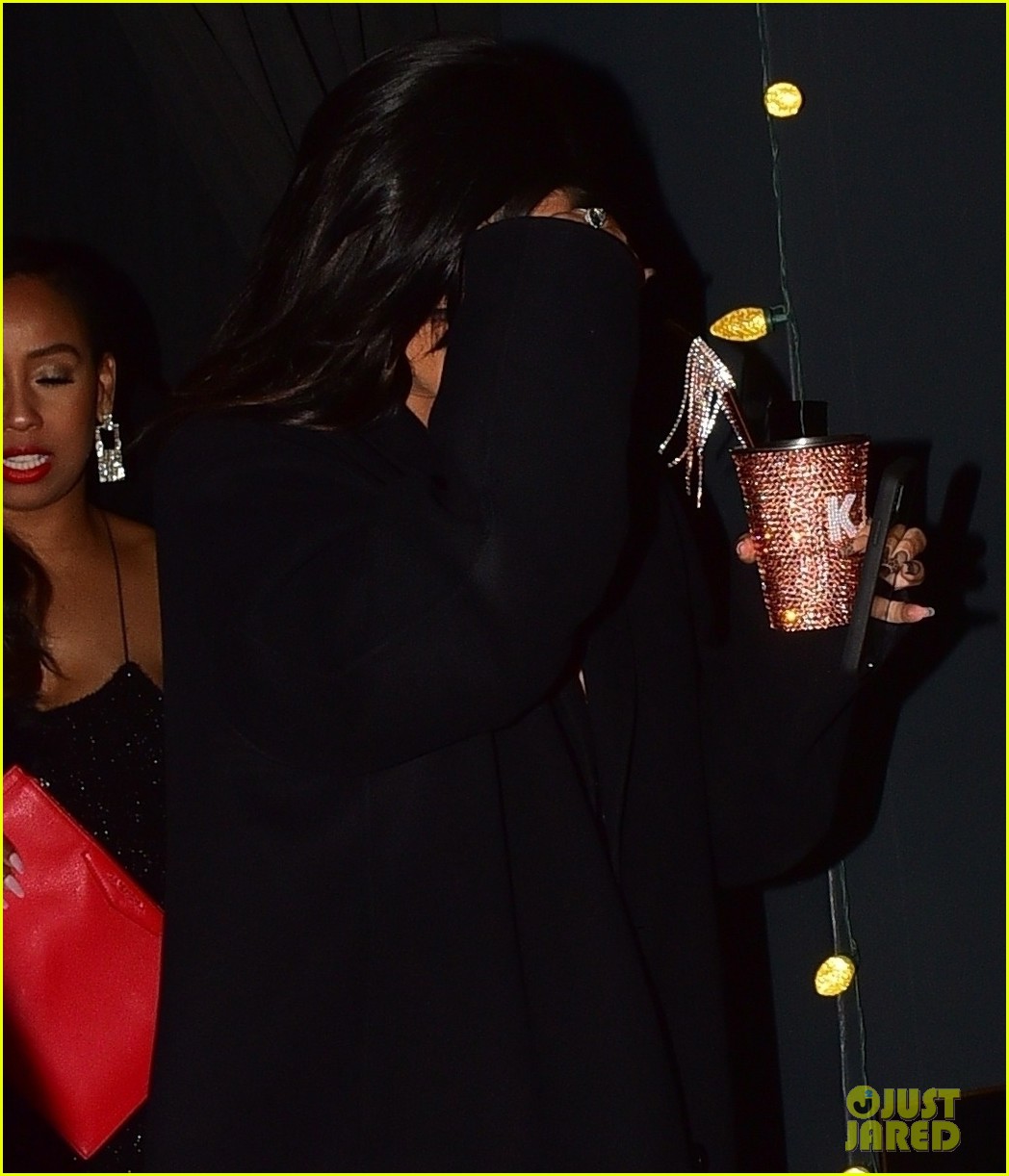 kylie jenner dinner on new years day 02