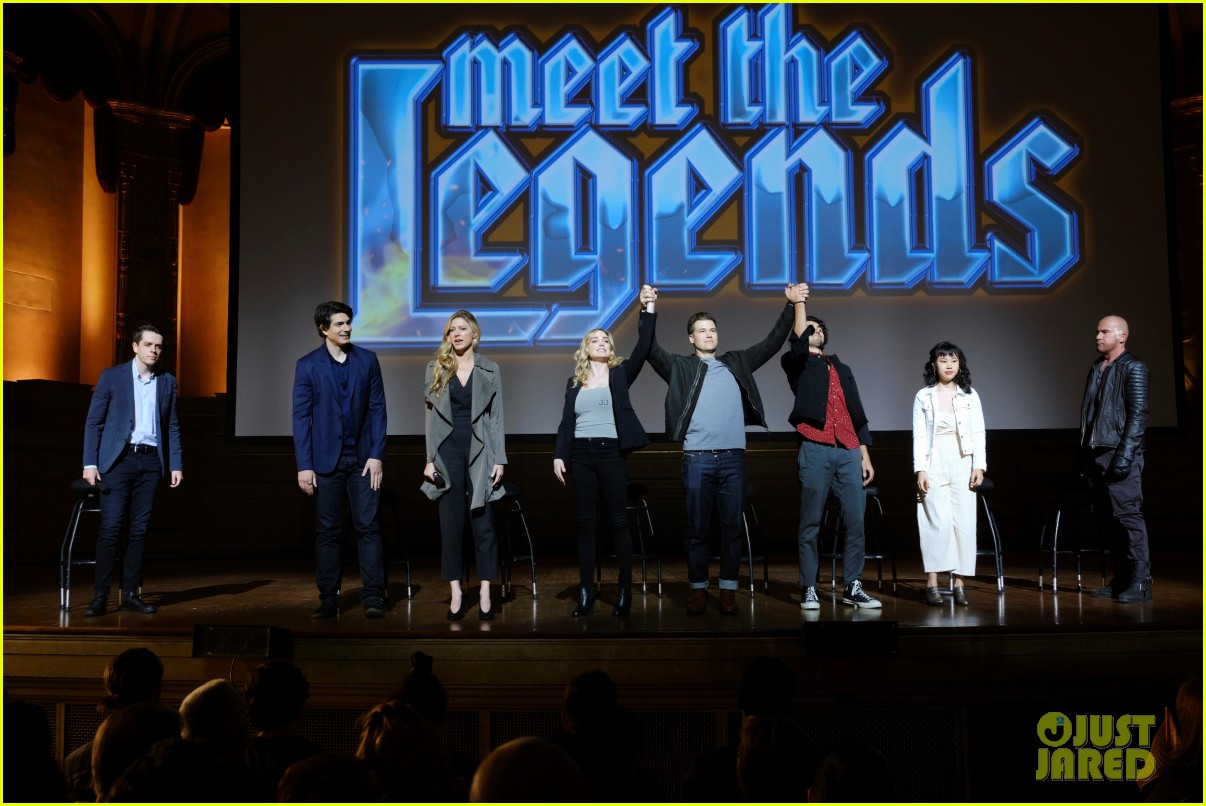 the legends are famous in legends of tomorrow season 5 premiere 02