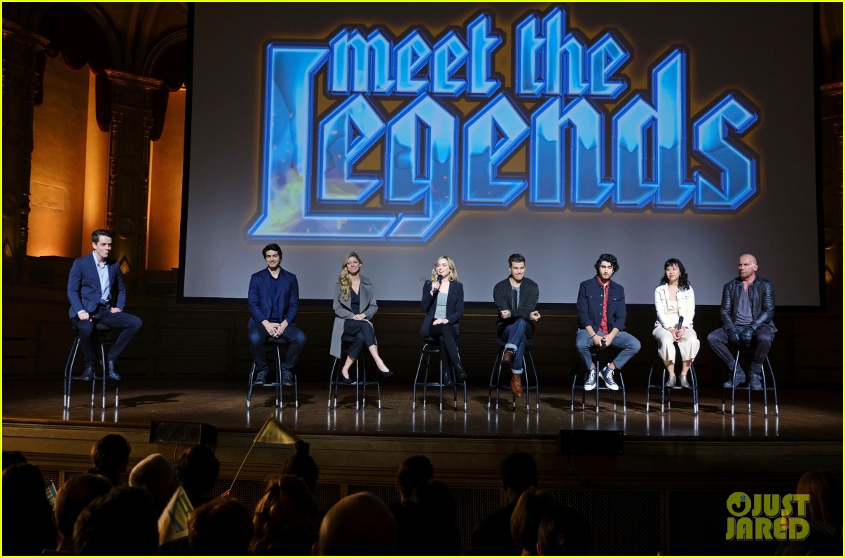 the legends are famous in legends of tomorrow season 5 premiere 09