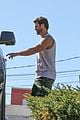 liam hemsworth muscles pumped up after workout 13