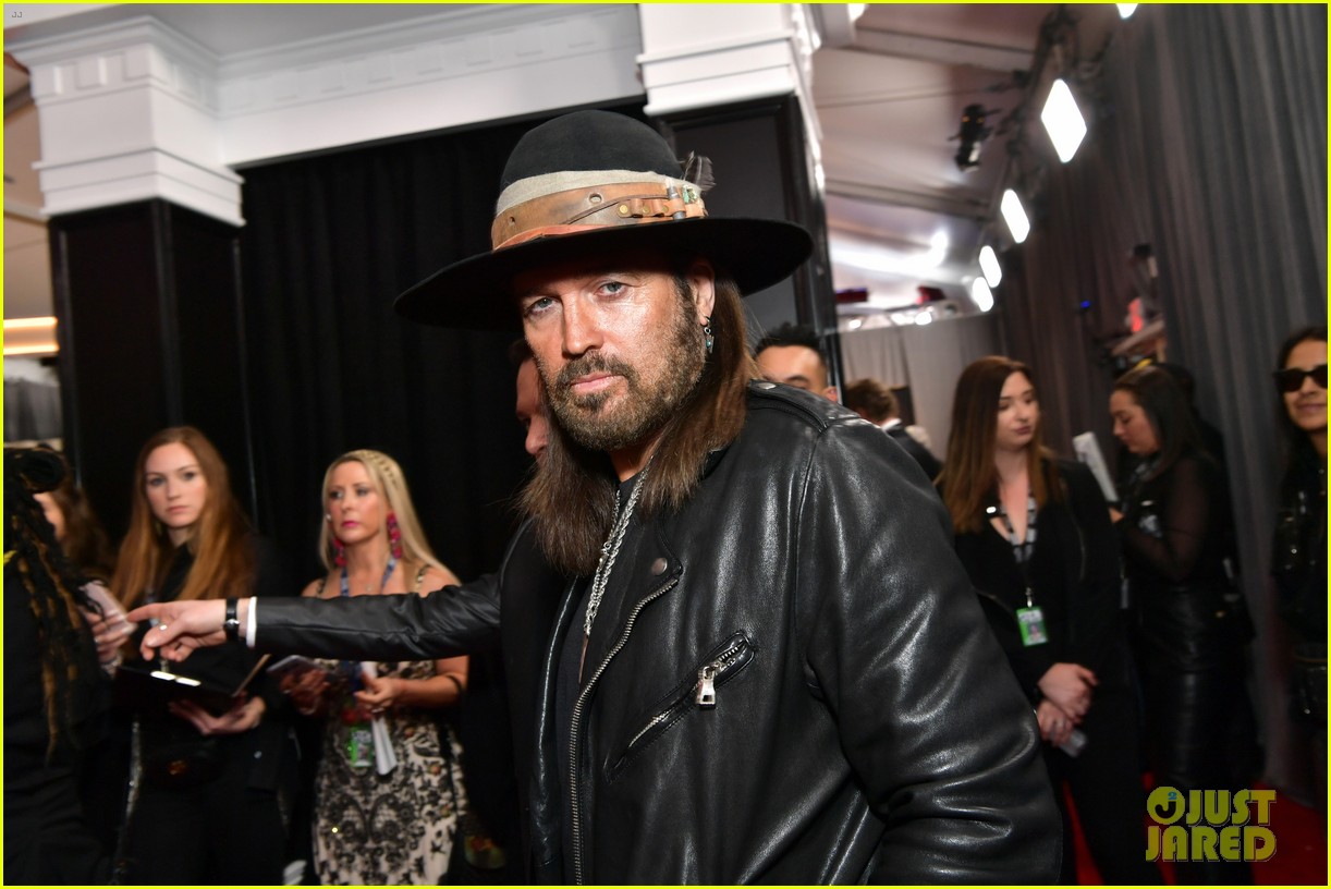 lil nas x billy ray cyrus bring old town road to grammys 2020 04