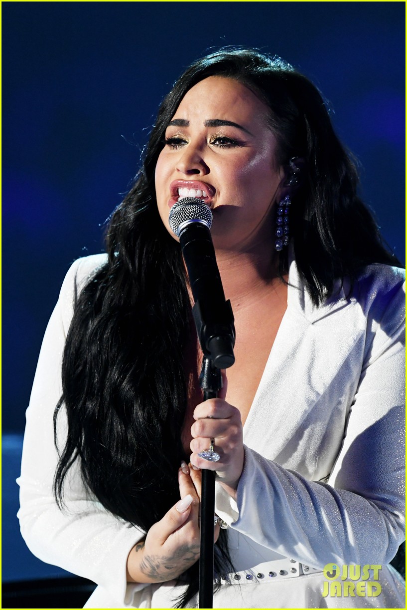 demi lovato performs at grammys 2020 18