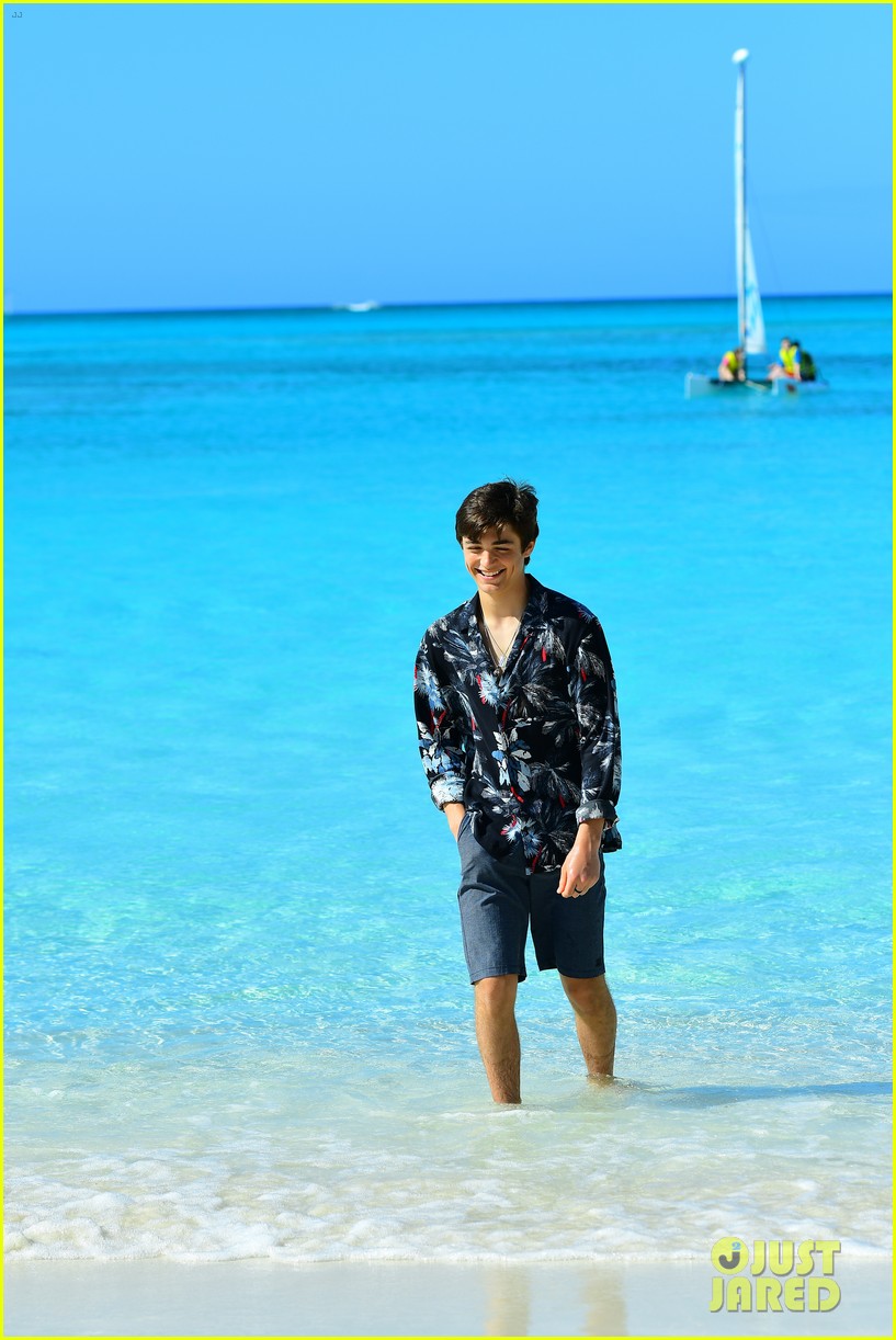 asher angel annie leblanc looked so cute on valentines vacation see pics 10