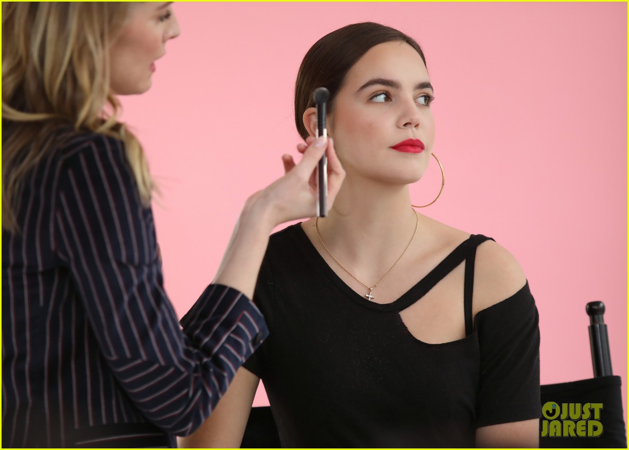 bailee madison serves as model for makeup artist pals masterclass 10