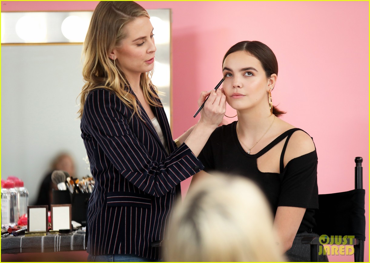 bailee madison serves as model for makeup artist pals masterclass 17