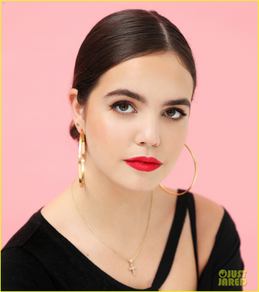 bailee madison serves as model for makeup artist pals masterclass 18