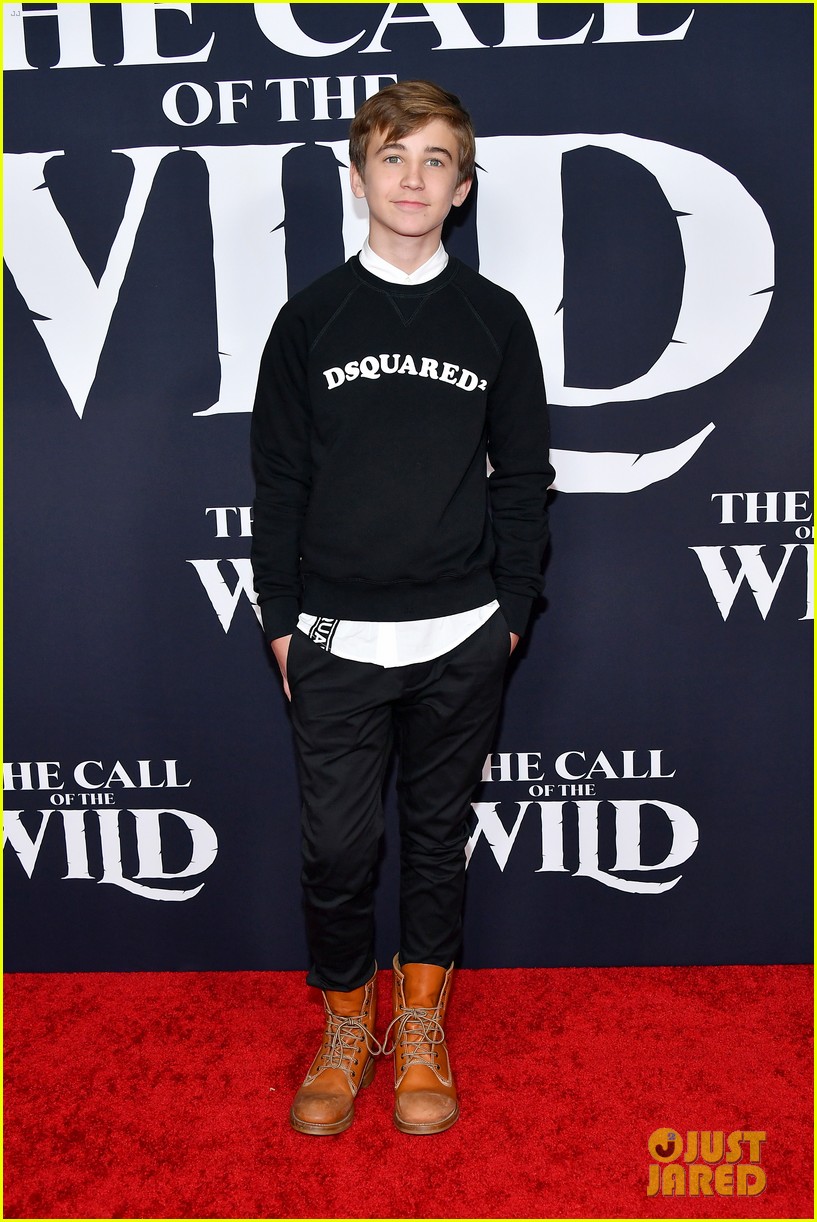 call of the wild premiere brings out lots young stars 02