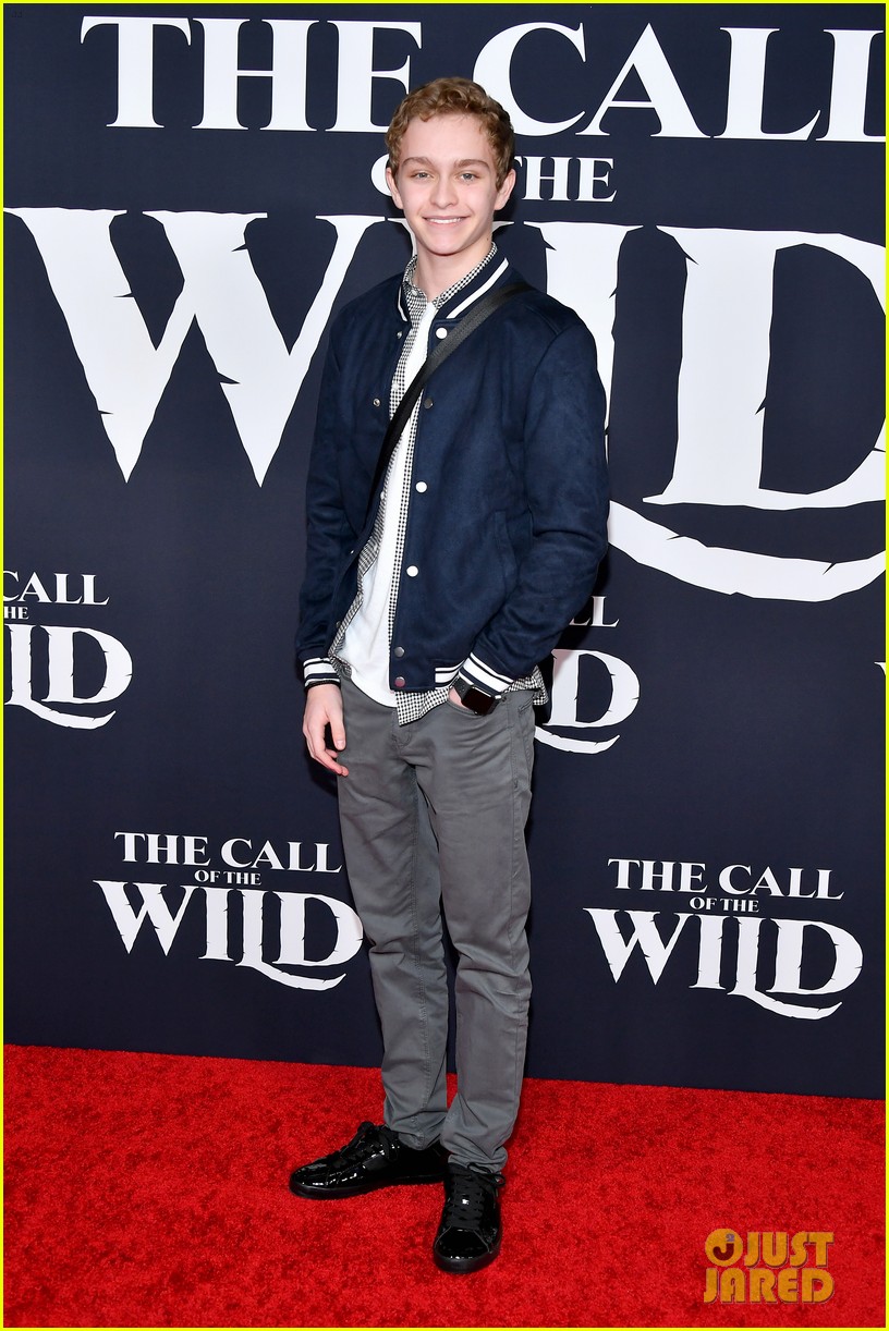 call of the wild premiere brings out lots young stars 08