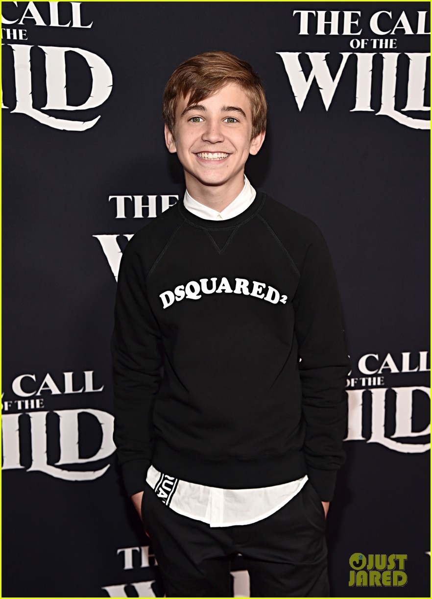 call of the wild premiere brings out lots young stars 16