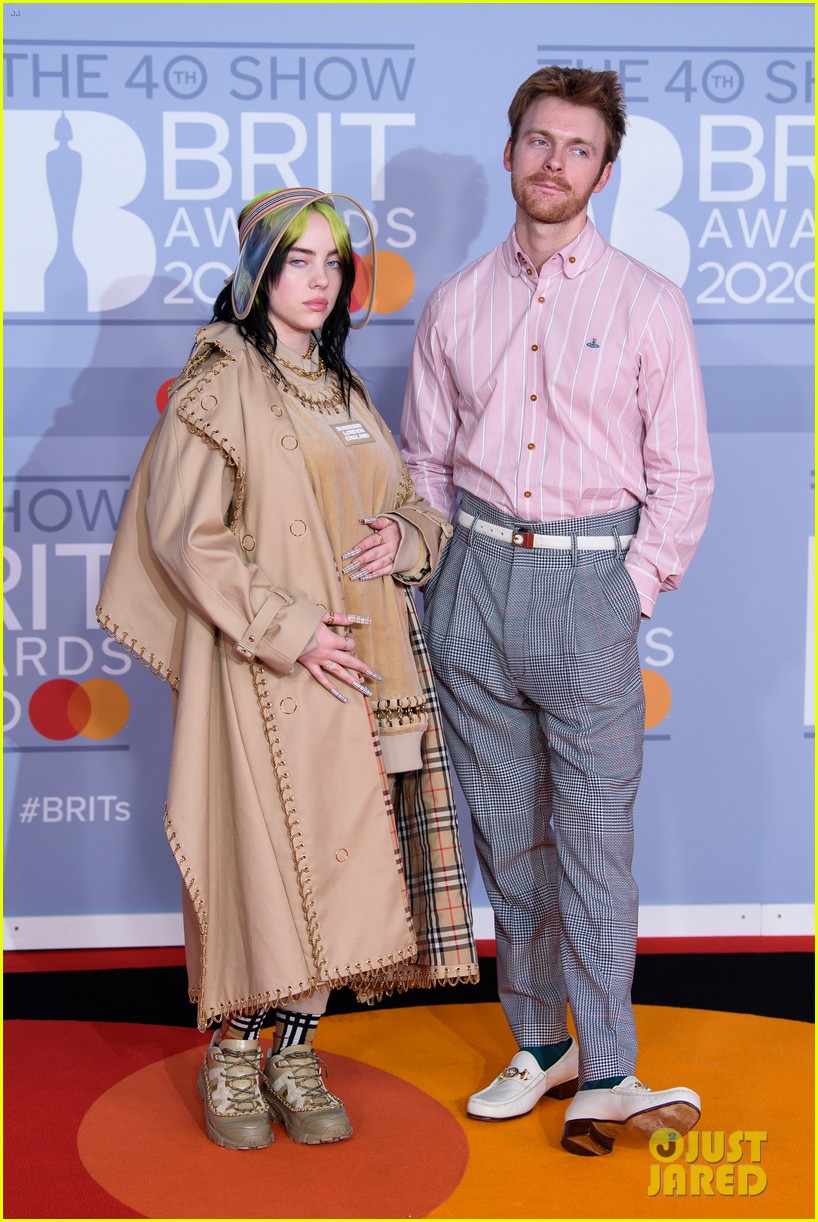 billie eilish matches her nails to her burberry outfit at brit awards 2020 11