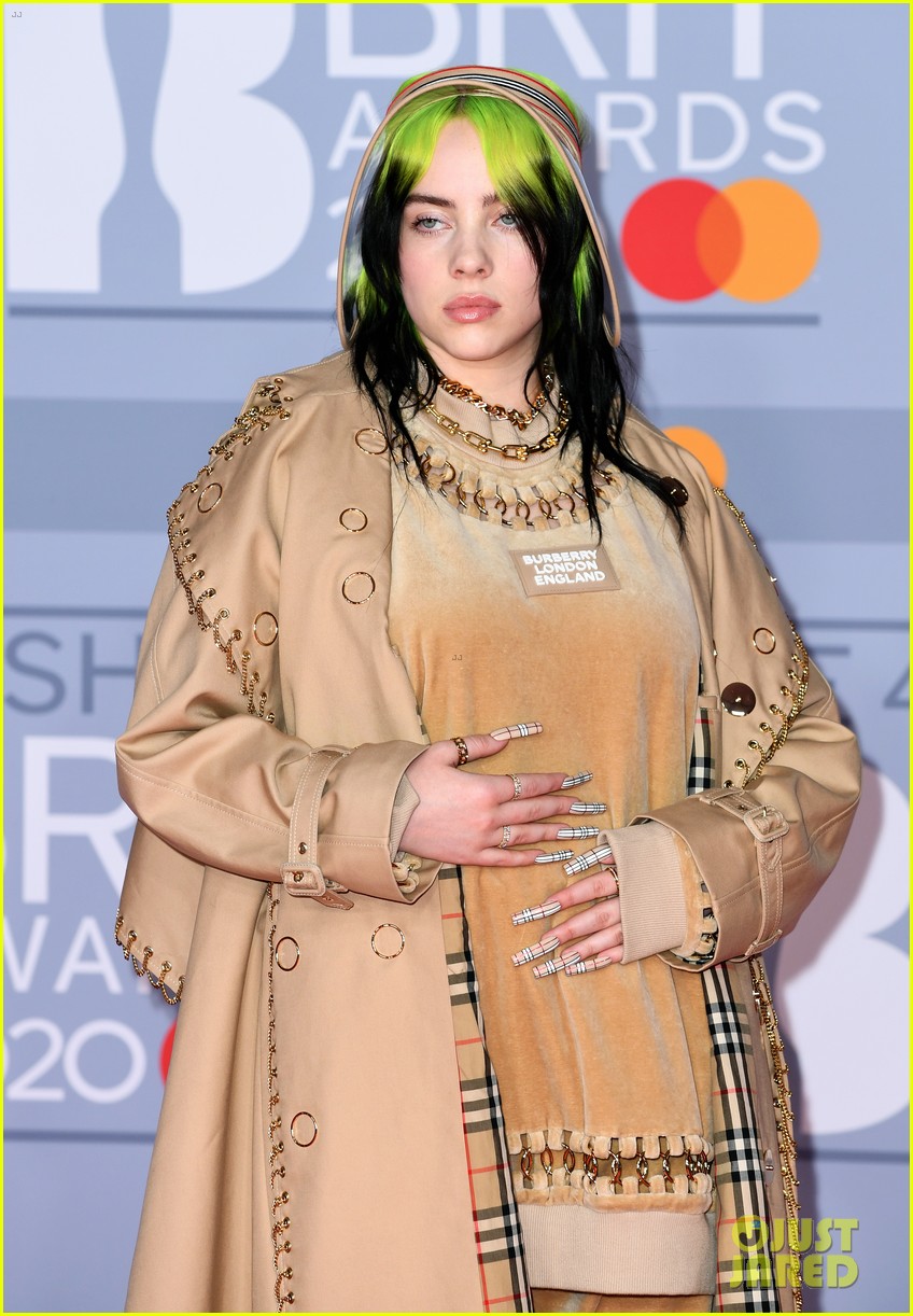 billie eilish matches her nails to her burberry outfit at brit awards 2020 19