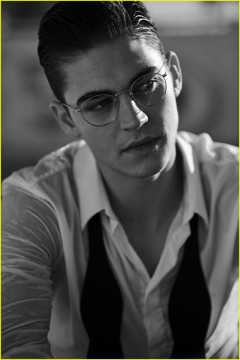 hero fiennes tiffin oliver peoples campaign 01