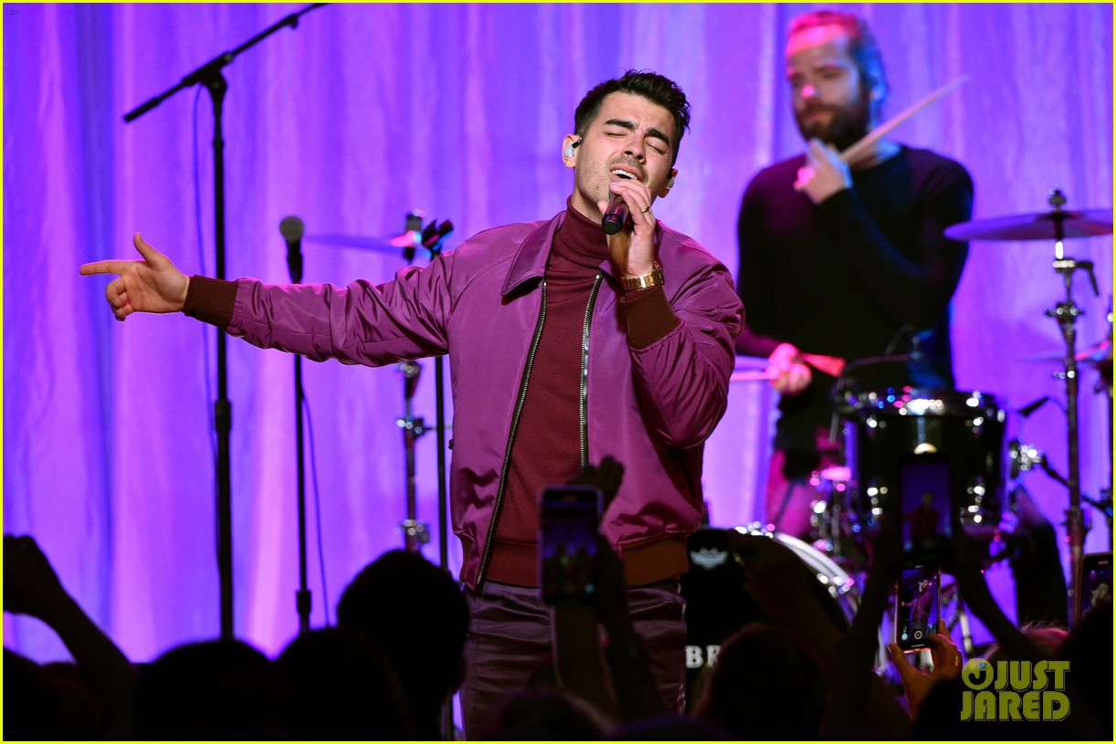 jonas brothers womens cancer charity event 04