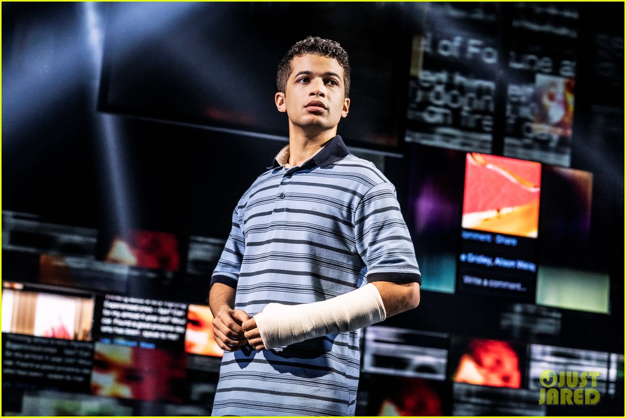 jordan fisher gabriella carrubba sing if i could tell her from dear evan hansen watch now 01