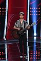 nick jonas performs duet with contestant tate brusa on the voice 01