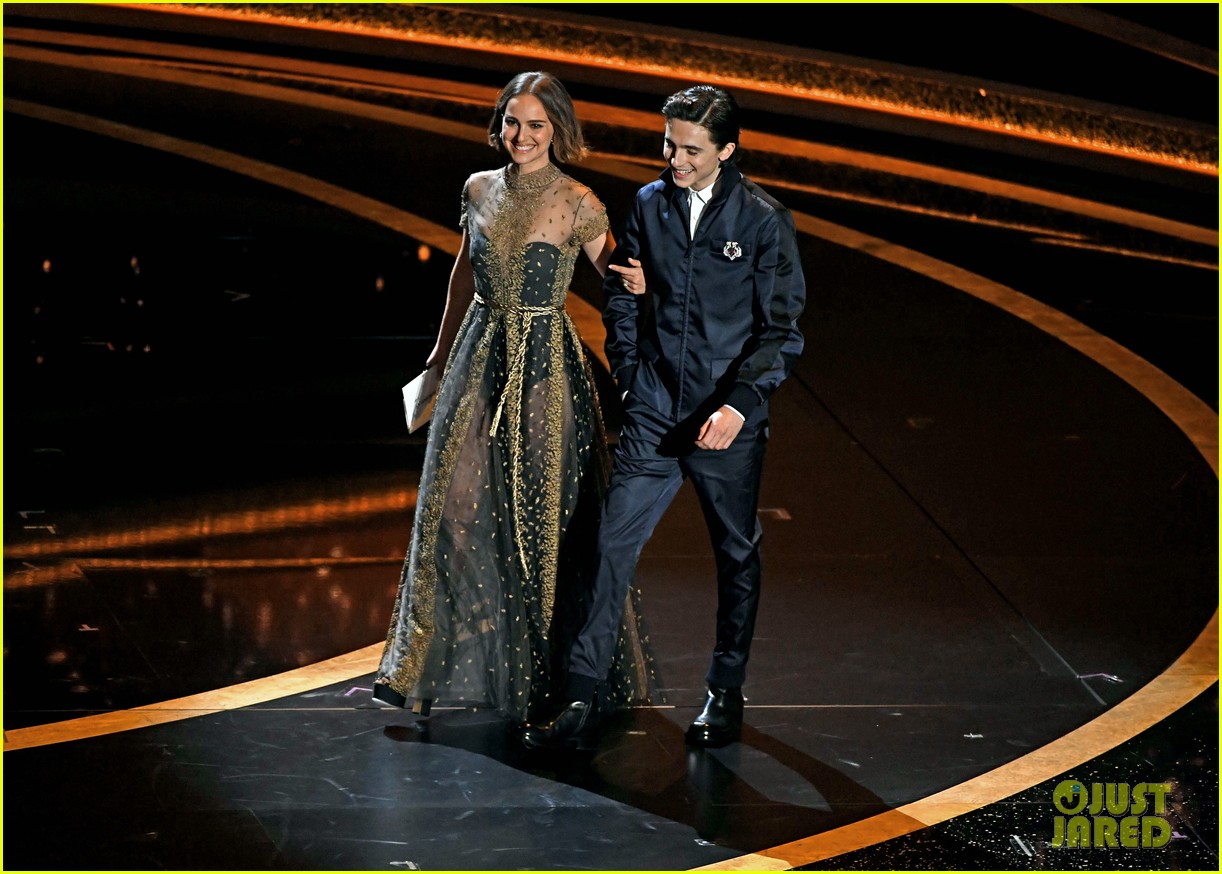 timothee chalamet presents with natalie portman at oscars 2020 06