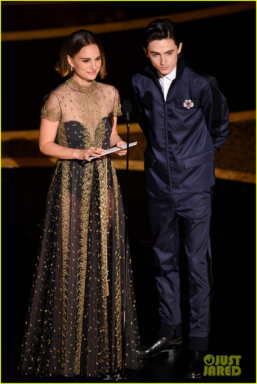 timothee chalamet presents with natalie portman at oscars 2020 08