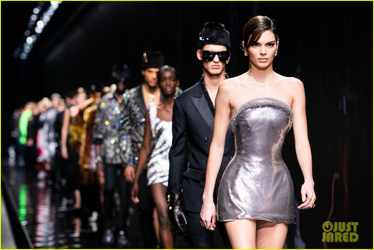 versace milan fashion show 15