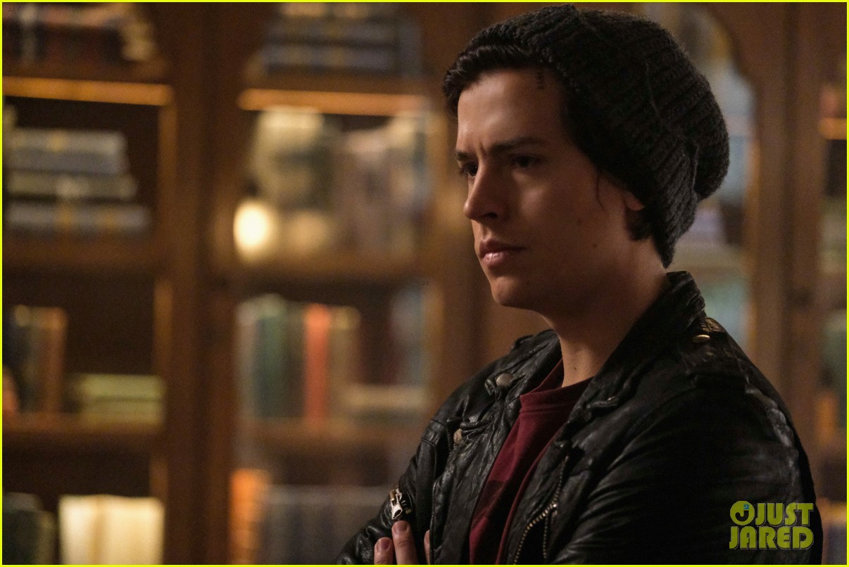 bughead confront stonewall prep on riverdale tonight 06