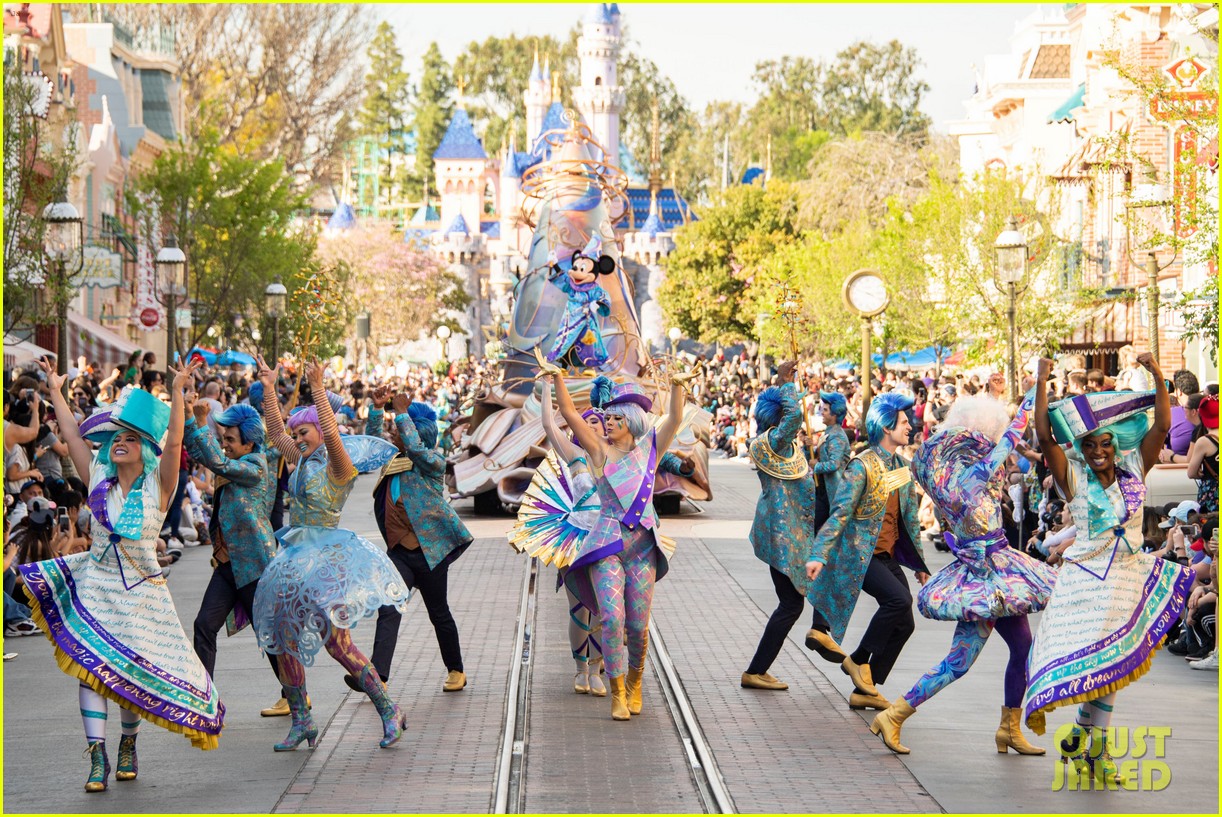 disneylands gives fans disney magic with parade video 01