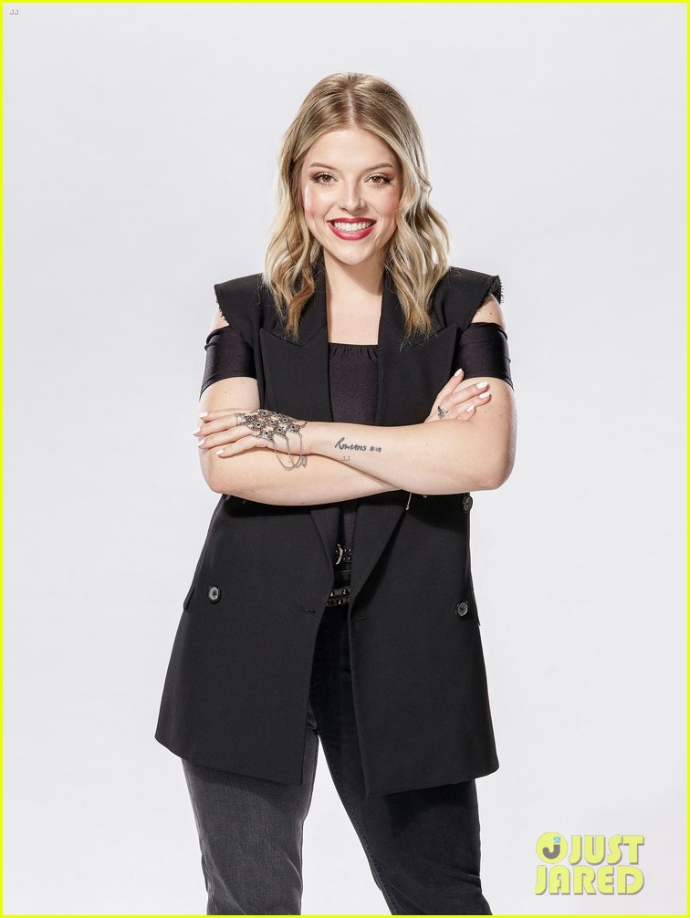 gigi hess is final contestant on kelly clarkson the voice team 02