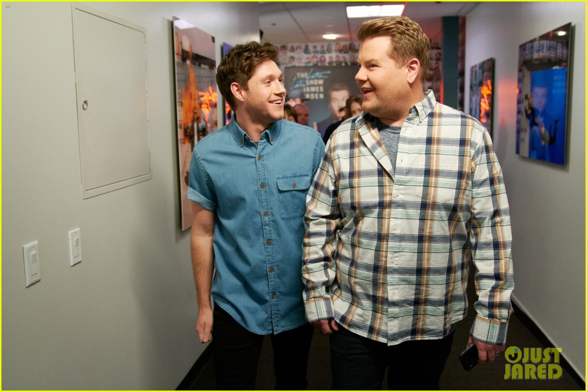 niall horan james corden take on hot wings in hilarious late late show sketch 04