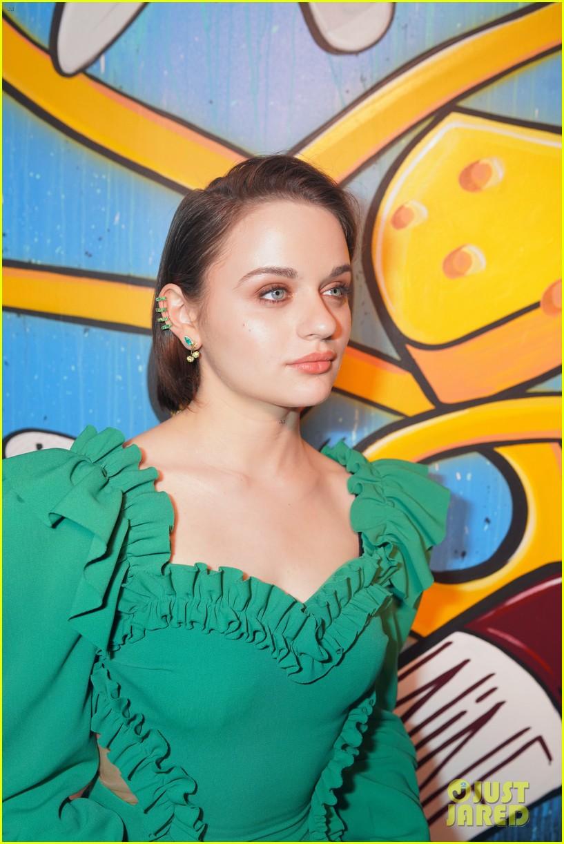 joey king was caught off guard when meeting someone find out happened 03