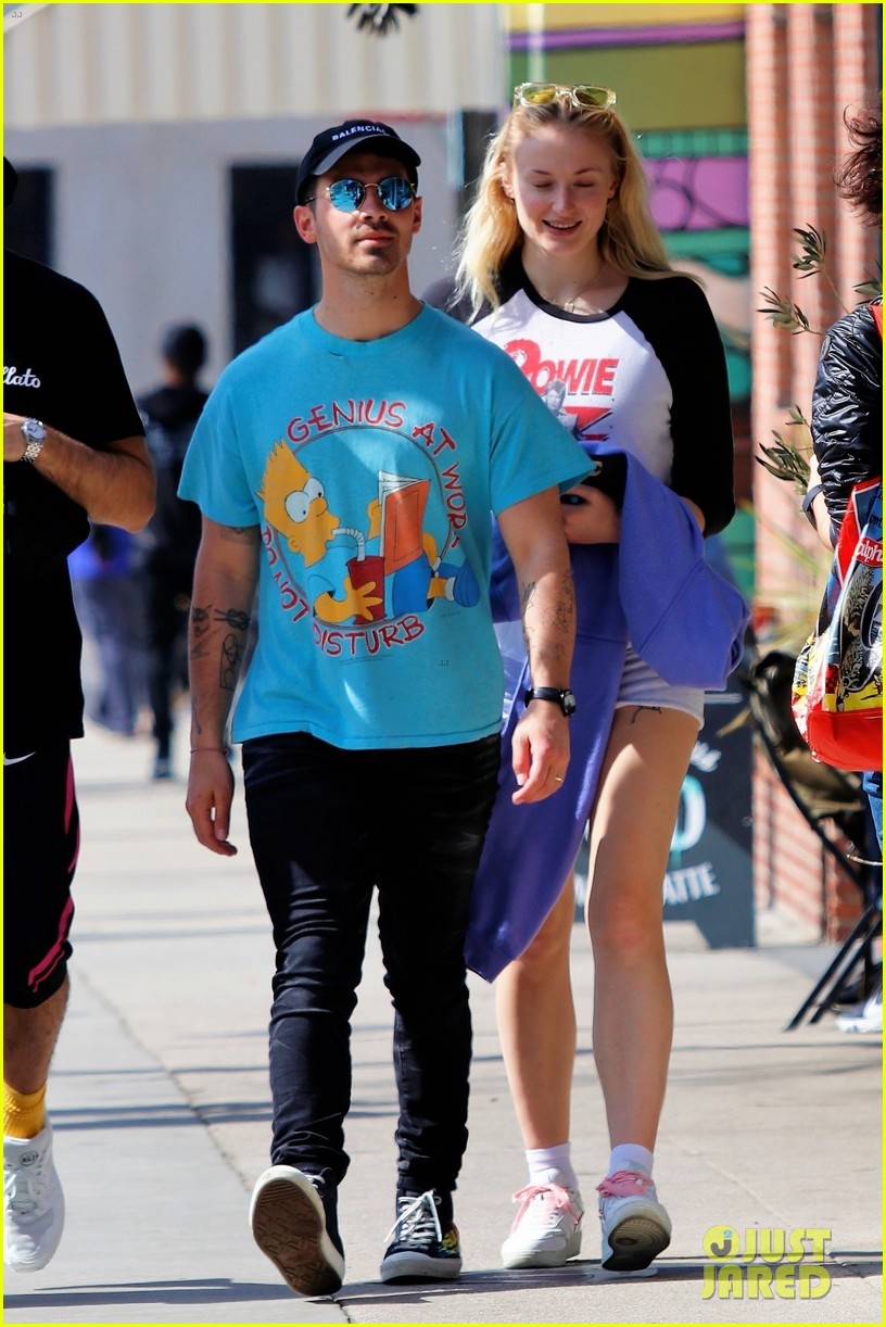 joe jonas gets handsy with sophie turner on lunch outing 24