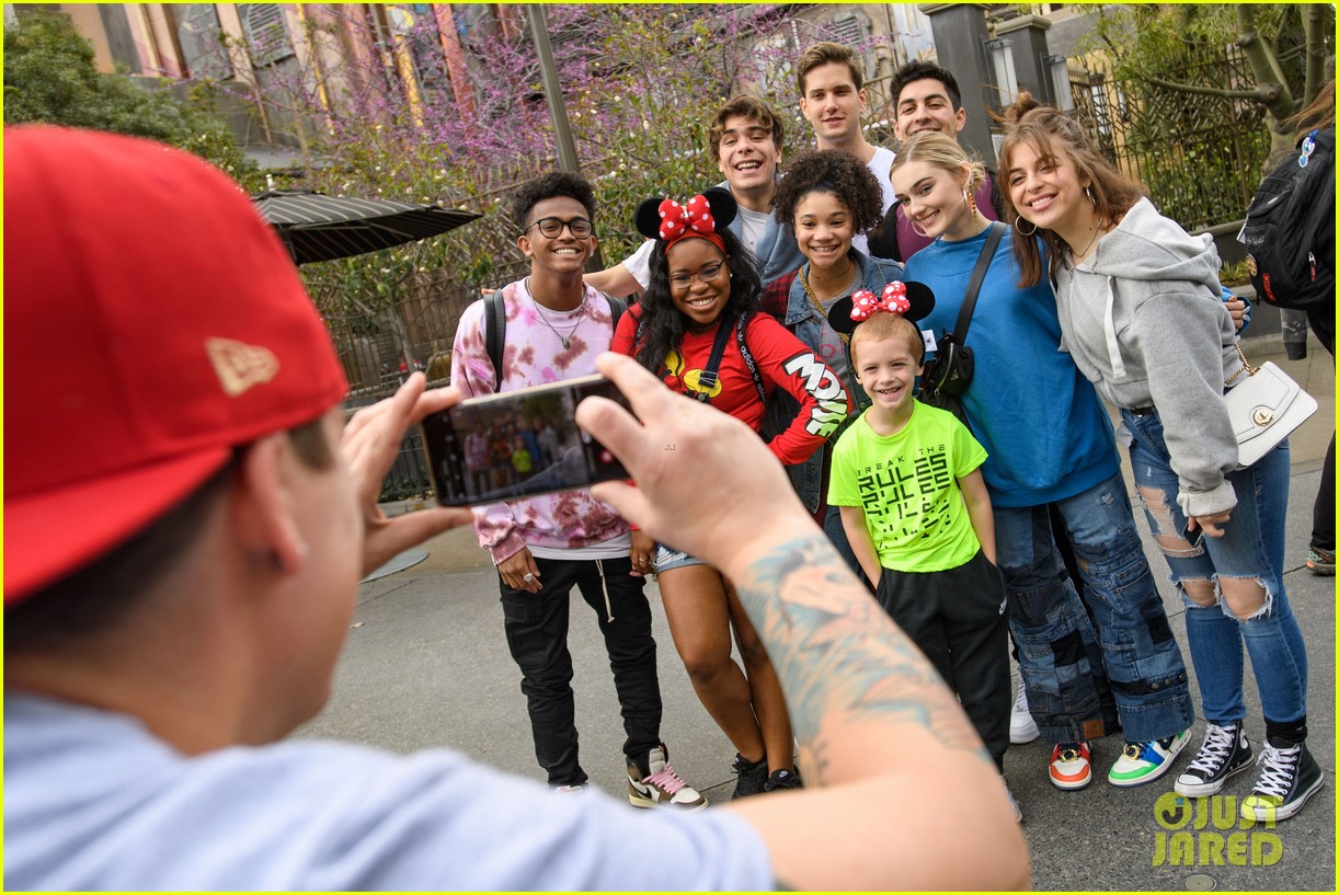 zombies 2 cast have fun filled day at disneyland 12