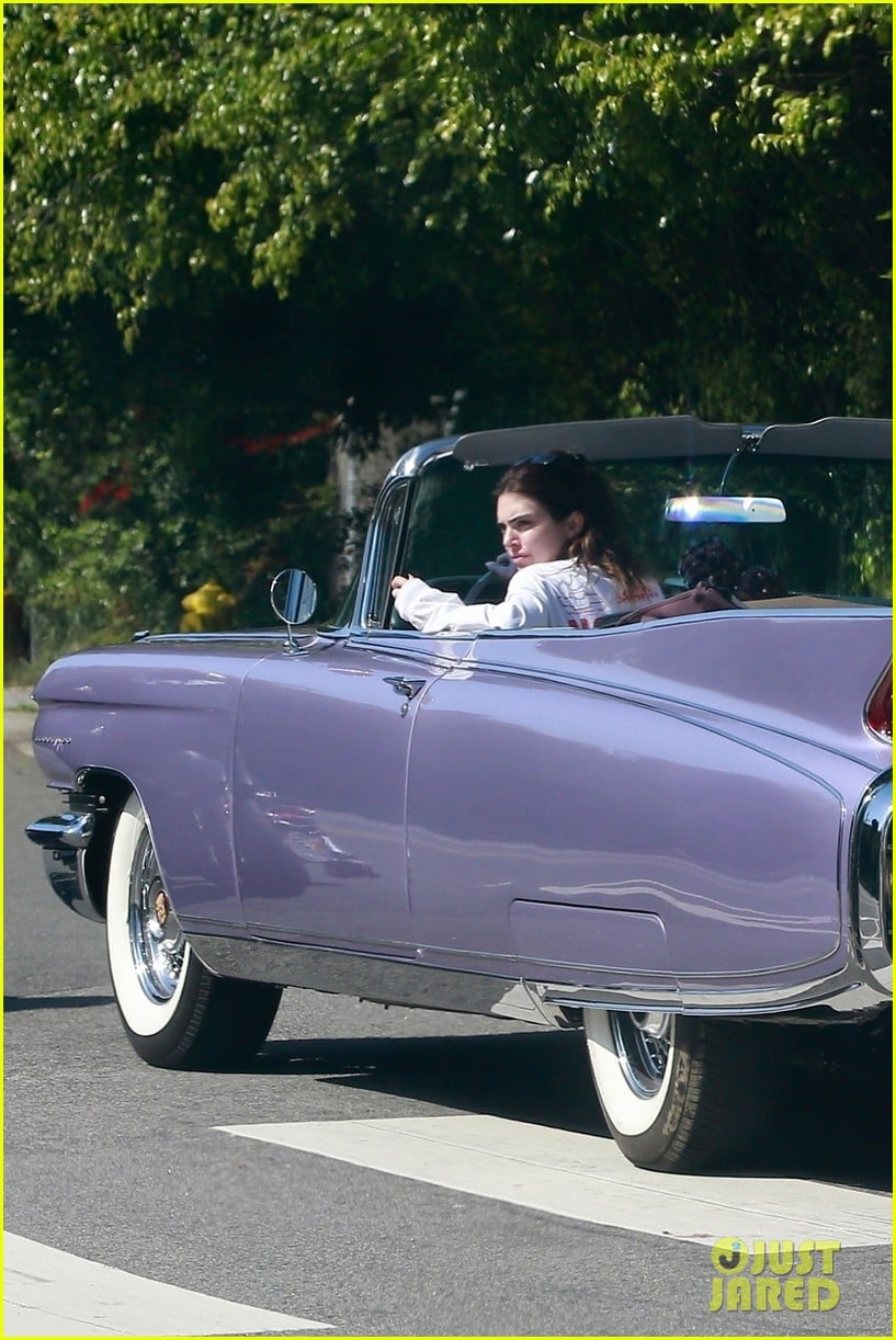 kendall jenner goes for drive harry styles next to her 07