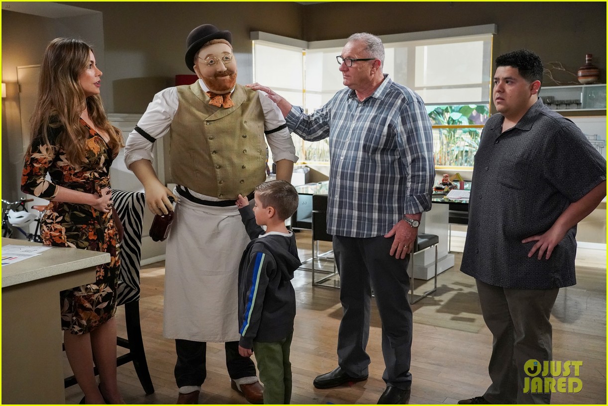 modern family comes to an end tonight after 11 seasons 06