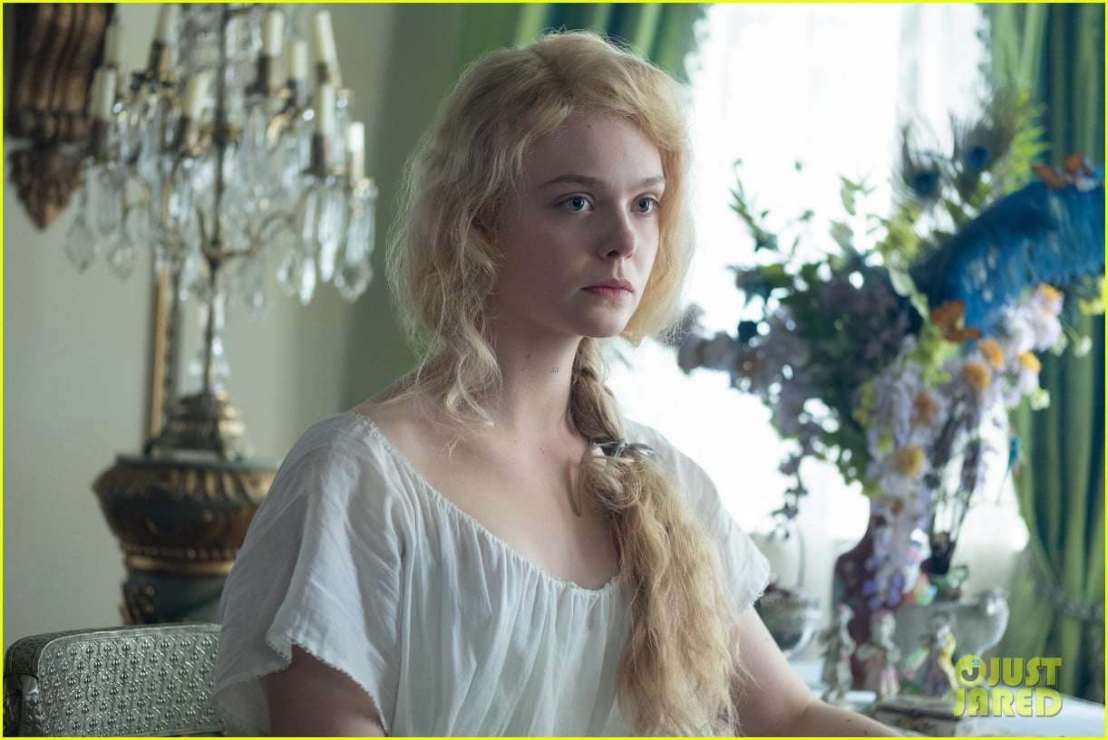 elle fanning dishes on doing a comedy for the first time with hulus the great 06