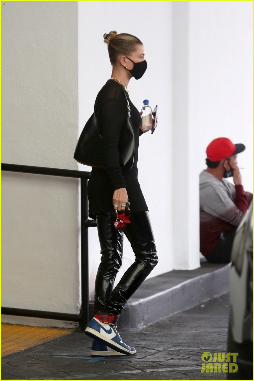 hailey bieber wears leather pants for doctor appointment 03